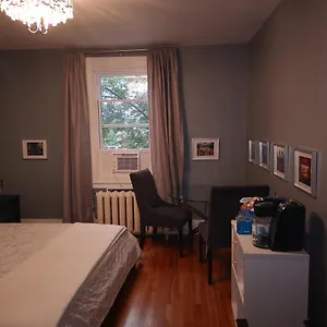  Homestay With King Bed In Shared 3 Bedroom Downtown Canada